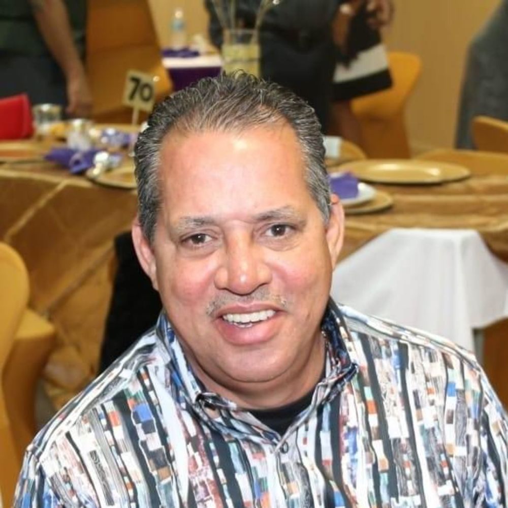 Meet your Posher, Anibal
